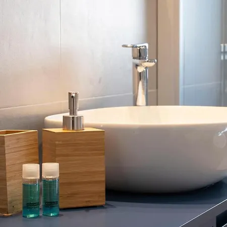 Casa Charlotte Terrace - Air Conditioning - Wifi 아파트